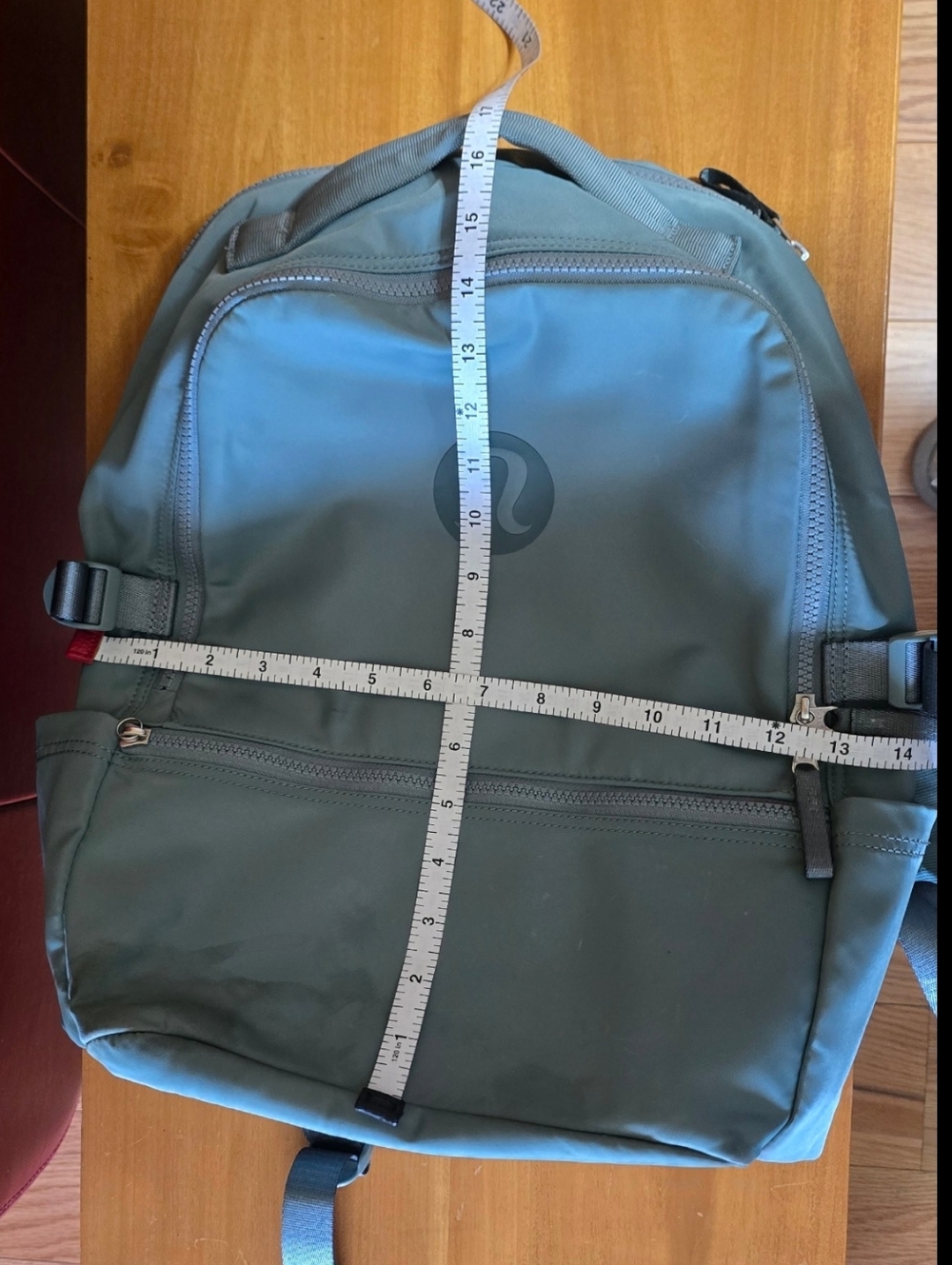 Lululemon Crew Backpack in light green/sage 22L - Picture 13 of 14